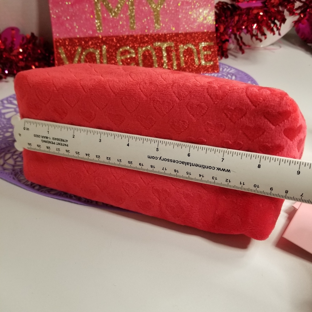 Juicy Couture Red Valor with Hearts Cosmetic Travel Bag New - Picture 8 of 14